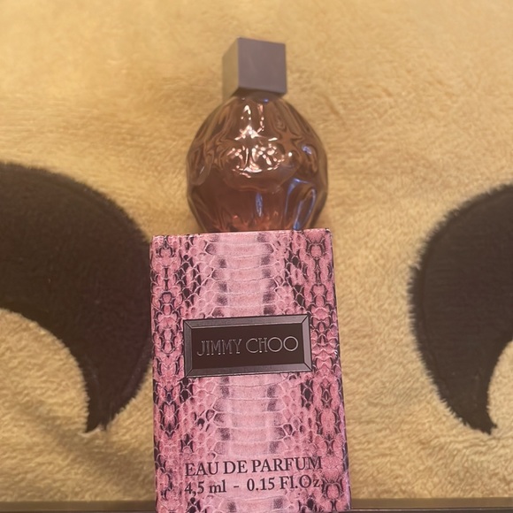 Perfume - Picture 2 of 3